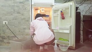 Hawt stepsister is filmed cleaning