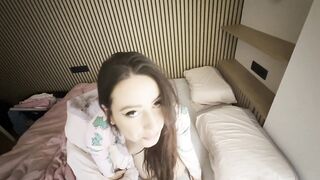 Tiny Francaise baise hard avec une grosse bite au reveille libertine de 23ANS BAISE french