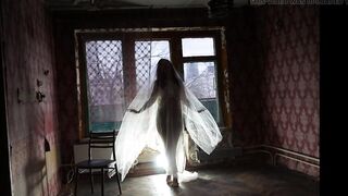 Ghost in a-maj in abandoned Abode