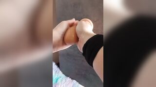 FACCIO una SEGA al MIO CAZZONE - GROSSO VIBRATOR di gomma [JOI]