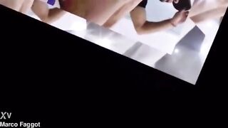 Hombre heterosexual en escena porno homosexual a un precio especial para promocionar su contenido erótico homo