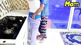 شوهرم خونه نبود پسر همسایه رو آوردم خونه.چه کیری داشت لعنتی( پر از حرفهای سکسی)