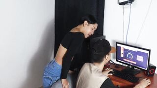 Gorgeous Colombian woman has sex with service technician for showing her tits