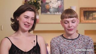 Ersties - Intense Belt-on-Action im Doggy style mit Emma K und Amanita