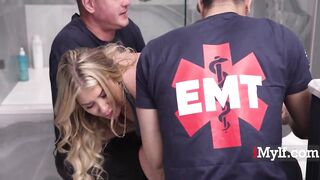 Snatch Got Stuck, Now Paramedic Schlongs Screw!