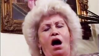 Hawt stepmom likes my knob in her twat and throat