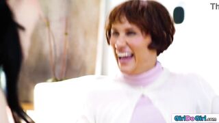 Stepmom Lexi Luna and stepdaughter Bella Nova are banging a lot recently and think they can squeeze the ding-dong in in advance of the social worker shows up