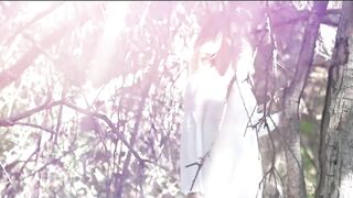 Blond sweetheart masturbation in the swimming pool