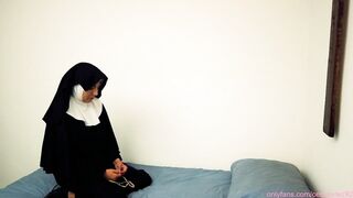 CCan Raymunda - Religiosa confieza sus sueños humedos y cae en pecado con sacerdote