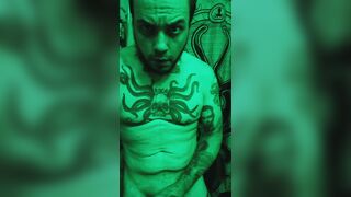 Playing with my Knob in Green Light