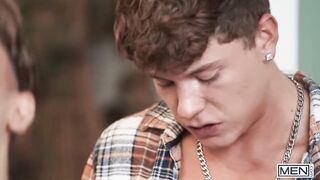 DUDES - Cherry Kiss Shares Boyfriend Drake Von With Foxy Alex After A Flirty Thanksgiving Dinner