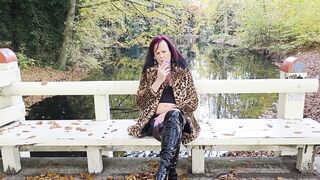 Tgirl Mastix NaomiPerv outdoor smokin' on a hawt fall day