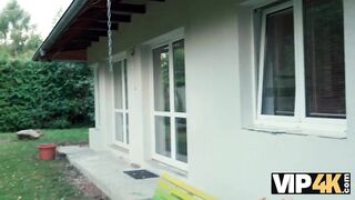 VIP4K. Peach Lollypop showed her twat and then this happened...