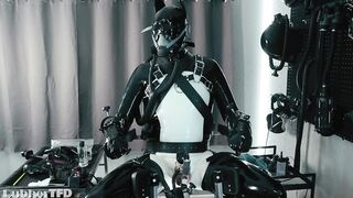 RUBBER PUP FASTENED [PP TRAINING]