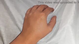 Hawt muff diving underneath the covers