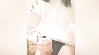 Teen cute trans femboy cumming :three