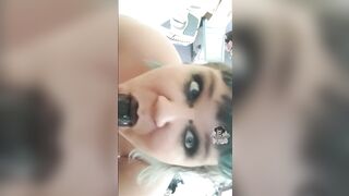 TRAILER - LADY SUCKS