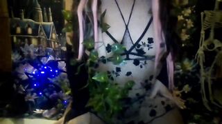 Swamp Witch Makes U Gulp Her Potient, Casts A Magic Spell To Conjure A Screwing Session