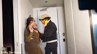 Super Duper Wench Gets Screwed Throughout The Walls At Illustrious Hotel In Vegas By A Clown