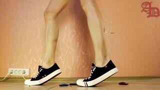 TGIRL GIANTESS AMANDA CRUSHES METAL CARS IN SNEAKERS AND WHITE SHORTS - 1 (CRUSH FETISH)