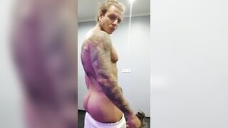 Домашнее соло-селфи, эротика от парня