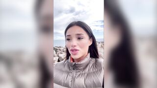 I suck a stranger in the beach ????