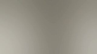 Roberta Farnese and her partner meet a pair who have the same intentions in a parking lot.