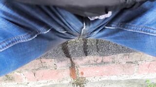 I pee in public place