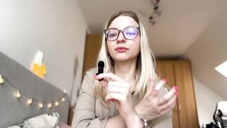 Am I DEGENERATING dudes? ????‍???? femdom