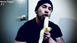 Chacal mexicano acepta hacer porno homo a cambio de algo de dinero