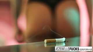 Tattooed mother I'd like to fuck Jezebelle toys her snatch in a hotel room