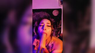 Small Linda sends this movie so I'll come screw her.