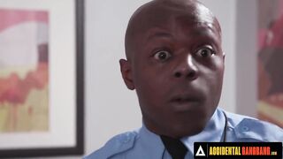 ACCIDENTAL GROUP-SEX - Sexy Whitney Wright Gets Team-fucked By Airport Security FRENCH SUBTITLES