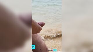 Hanjob on the Public sex club