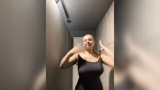 Gym banging in doggy and squirt