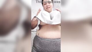 Thick Latin chick big beautiful woman Biggest Breasts Jiggle - 5 Minutes of Extraordinary Cleavage