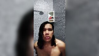 Little homo guy from Belém showing himself exposed.