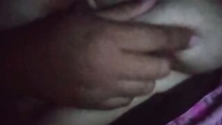 Me masturbo en mi cuarto