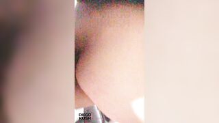 Me vengo en la cola de mi vecina en sus dias