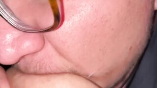 Mi esposa está embarazada y amo chupar sus tetas