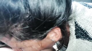 Mamadas caseras - ella sabe como dar placer con su garganta profunda