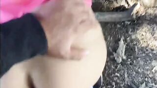 Penetrada en el bosque con eyaculacion