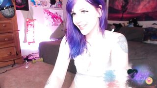 sondersyren turns butt shaking into electric wildness