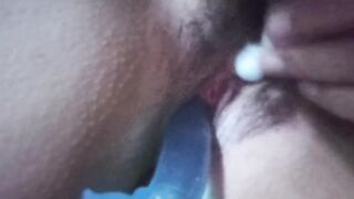 Me masturbo bien rico cuando me dejan solita