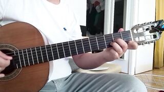 Random dude bangs with chords in Miley song