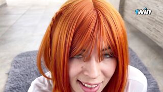 HERMOSA LATIN CHICK PELIRROJA ENSEÑA SU GRAN Y DELICIOSO CULO AL AIRE LIBRE EN LA TERRAZA DE SU CASA