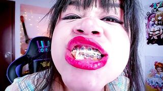 Lila Jordan eating snacks, Vore, Giantess