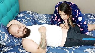 Te dejare estar aqui pero a cambio tendras que follarme el coño-porno en español