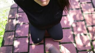 MI ENTRENADOR ME DA LA PROTEINA DE SU VERGA Y ME LA ECHA EN LAS TETAS 1 PARTE