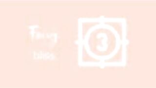 Come dad, can u watch what is the color of my pants?